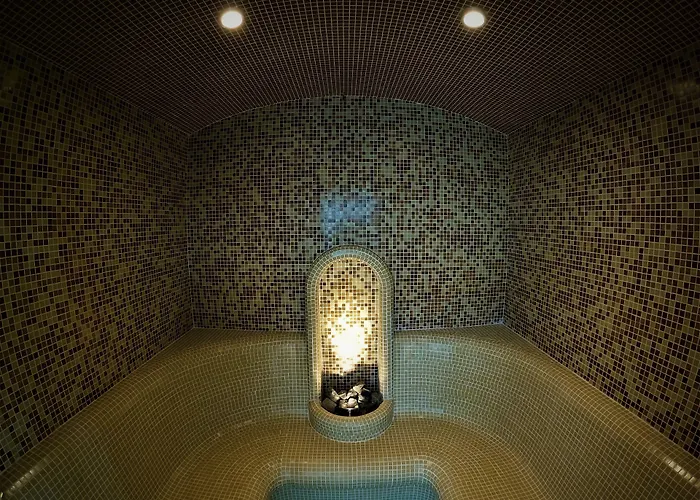 Hotel Story